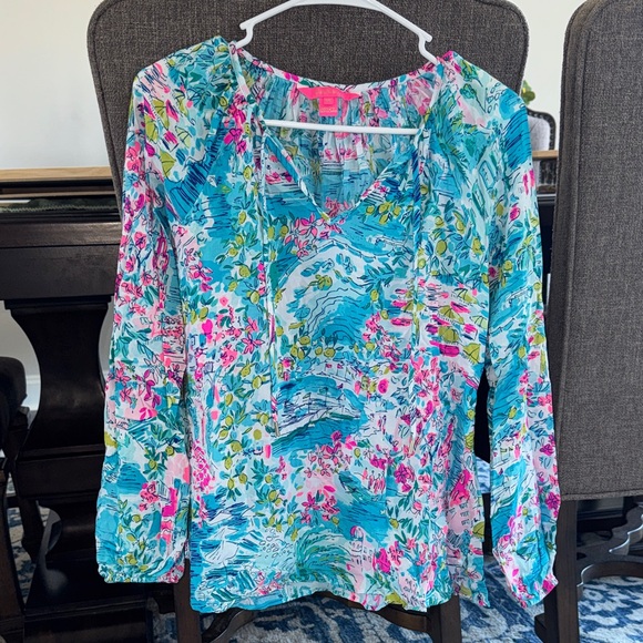 Lilly Pulitzer Tops - Lilly Pulitzer Floral Print Women's Top - Blue and Pink XS